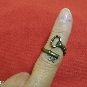 Adjustable Brass Skeleton Key Ring